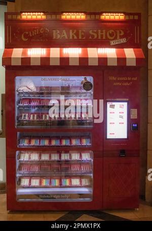 Carlo's Bake Shop Kuchenspender im Paris Hotel in Las Vegas, Nevada, USA. Stockfoto
