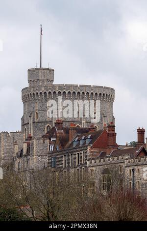 Windsor, Berkshire, Großbritannien. 15. April 2023. Die Akten für das Krönungskonzert auf dem Gelände von Windsor Castle am Sonntag, dem 7. Mai 2023, wurden bestätigt. Dazu gehören Take That, Lionel Richie, Katy Perry, Andrea Bocelli, Sir Bryn Terfel, Freya Ridings und Alexis Ffrench. Die Künstler treten auf der Veranstaltung zur Krönung ihrer Majestäten, des Königs und der Königin, vor 20.000 Mitgliedern der Öffentlichkeit und geladenen Gästen auf. Kredit: Maureen McLean/Alamy Live News Stockfoto