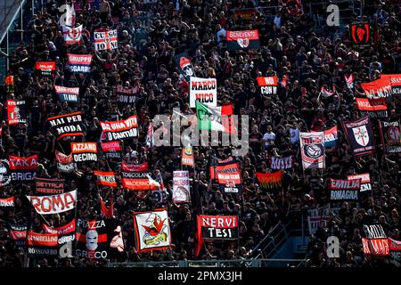 Bologna, Italien. 15. April 2023. Renato Dall'Ara Stadion, Bologna, Italien, 15. April 2023, Mailänder Fans während des Fußballspiels Bologna gegen AC Mailand – italienische Fußballserie A Credit: Live Media Publishing Group/Alamy Live News Stockfoto