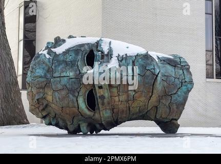 Kolossale Bronzeskulptur, Eros, griechischer gott der Liebe (1999), geschaffen vom polnischen Künstler Igor Mitoraj, ausgestellt am Minneapolis Institute of Art. Stockfoto