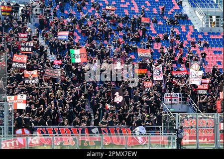 Bologna, Italien. 15. April 2023. Renato Dall'Ara Stadion, Bologna, Italien, 15. April 2023, AC Mailand Fans während des Fußballspiels Bologna gegen AC Mailand – italienische Fußballserie A Credit: Live Media Publishing Group/Alamy Live News Stockfoto