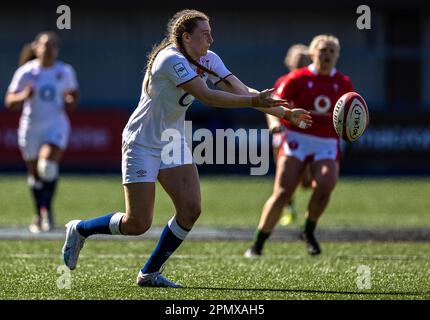 Die englische Emma Sing in Aktion während der dritten Runde der TikTok Women's Six Nations, Cardiff Arms Park, Cardiff. Foto: Samstag, 15. April 2023. Stockfoto