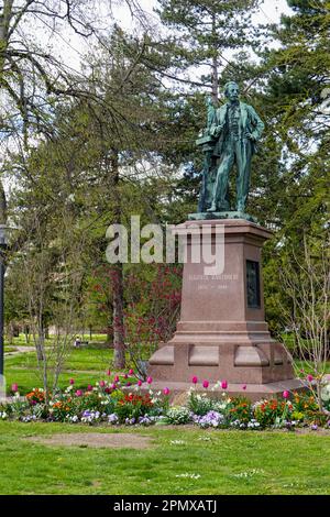 Statue, Denkmal, gewidmet Auguste Bartholdi (1834-1904), dem Schöpfer der Freiheitsstatue (1886), in seiner Heimatstadt Colmar, Frankreich. Stockfoto