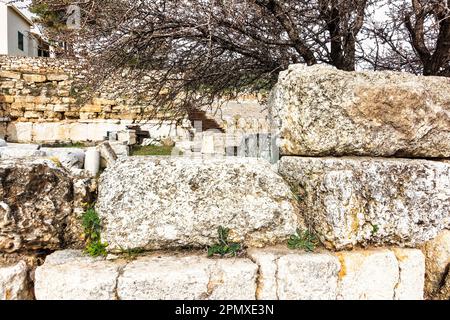 Ruinen in der archäologischen Stätte Eleusis in Attika Griechenland. Eleusina war vor allem bekannt für die Eleusinian Mysteries, die berühmtesten geheimen religiösen Geheimnisse Stockfoto