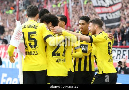 Stuttgart, Deutschland. 15. April 2023. firo : 04/15/2023, Fußball, 1. Liga, 1. Bundesliga, Staffel 2022/2023, VfB Stuttgart - BVB Borussia Dortmund Jubilation, Goaljubel, Geste, Geste, Kredit: dpa/Alamy Live News Stockfoto