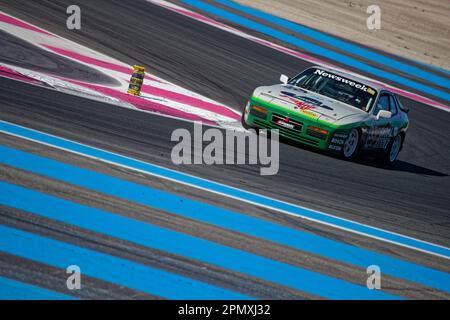 LE CASTELLET, FRANKREICH, 7. April 2023 : Ausdauerrennen auf der Rennstrecke während des fünften französischen historischen Grand Prix auf dem Circuit Paul Ricard. Stockfoto