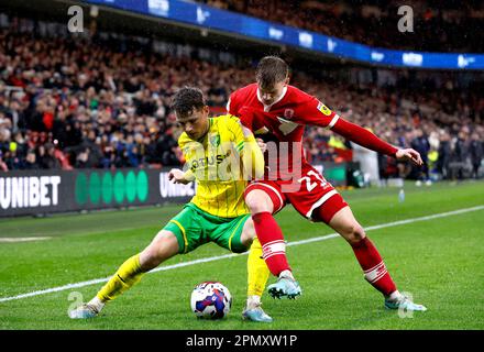 Jacob Lungi Sorensen von Norwich City und Marcus Forss von Middlesbrough kämpfen beim Sky Bet Championship-Spiel im Riverside Stadium in Middlesbrough um den Ball. Foto: Freitag, 14. April 2023. Stockfoto