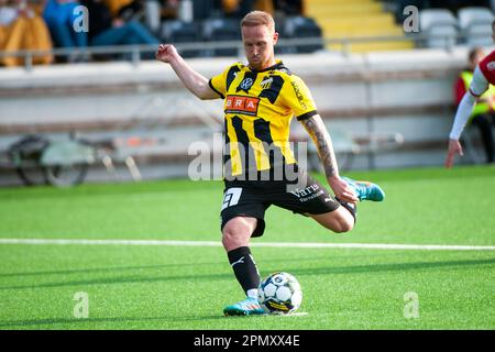 Göteborg, Schweden. 15. April 2023. Mikkel Rygaard von Hacken erschießt am 15. April 2023 in Göteborg eine Strafe beim Allsvenskan-Spiel zwischen BK Hacken und Kalmar FF. Kredit: Oskar Olteus / Alamy Live News Stockfoto