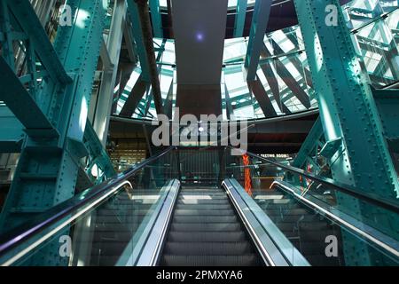 Innenraum des Guinness Museums in Dublin. Guinness ist ein von Diageo hergestellter irischer Trockenstout, der aus der Brauerei Arthur Guinness stammt Stockfoto