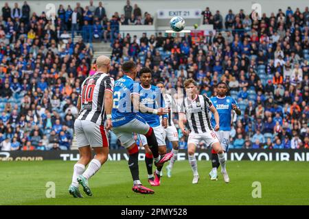 Glaasgow, Großbritannien. 15. April 2023. Beim schottischen Fußballspiel zwischen Rangers und St. Mirren, das auf dem Heimstadion der Rangers Ibrox gespielt wurde, gewannen die Rangers 5 bis 2. Die Zielgruppe waren Rangers: Cantwell (13) 26 Minuten, Sakala (30) 48 Minuten, Morelos (20) 80 und 81 Minuten und Arfield (37) 86 Minuten. O'Hara (6) erzielte in 45 2 und 65 Minuten ein Tor für St. Mirren. Kredit: Findlay/Alamy Live News Stockfoto