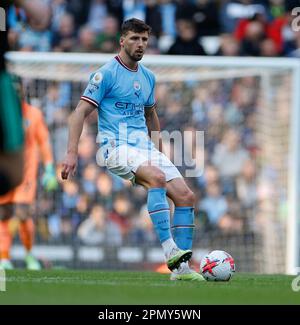 Etihad Stadium, Manchester, Großbritannien. 15. April 2023. Premier League Fußball, Manchester City gegen Leicester City; R&#xfa;ben Dias von Manchester City auf dem Ball: Action Plus Sports/Alamy Live News Stockfoto