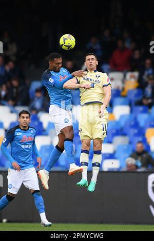 Neapel, Italien. 15. April 2023. Luciano Spalletti Cheftrainer während des Spiels der Serie A zwischen SSC Napoli und Hellas Verona im Stadio Diego Armando Maradona, Neapel, Italien am 15. April 2023. Kredit: Nicola Ianuale/Alamy Live News Stockfoto