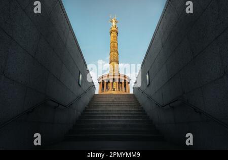 Siegessäule - 1873 von Heinrich Strack und Friedrich Drake geschaffen - Berlin, Deutschland Stockfoto