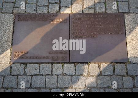 Gedenkplakette für die Nazi-Buchverbrennung am Bebelplatz - Berlin Stockfoto