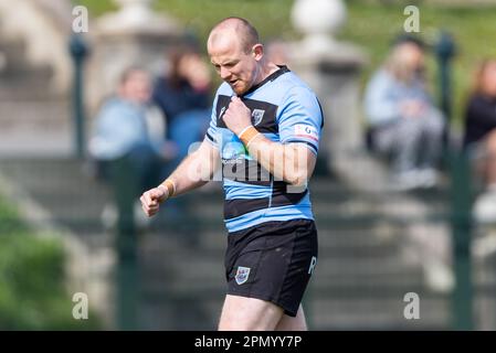 15. April 2023; Carmarthen Park, Carmarthen, Wales: Indigo Premiership Rugby, Carmarthen Quins versus Cardiff; Cardiffs voller Rücken Dan Fish (15) in Aktion. Kredit: Action Plus Sports Images/Alamy Live News Stockfoto