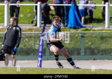 15. April 2023; Carmarthen Park, Carmarthen, Wales: Indigo Premiership Rugby, Carmarthen Quins versus Cardiff; Cardiff's Outside Half Harrison James (10) in Aktion. Kredit: Action Plus Sports Images/Alamy Live News Stockfoto