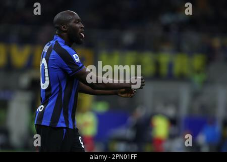 Mailand, Italien. 15. April 2023. Romelu Lukaku vom FC Internazionale reagiert während des Fußballspiels der Serie A 2022/23 zwischen dem FC Internazionale und dem AC Monza im Giuseppe Meazza Stadium, Mailand, Italien, am 15. April 2023 Kredit: Live Media Publishing Group/Alamy Live News Stockfoto