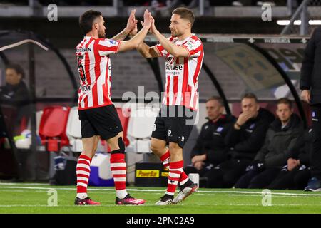 15-04-2023: Sport: Sparta gegen Heerenveen ROTTERDAM, NIEDERLANDE - APRIL 15: Michael Pinto (Sparta Rotterdam) und Aaron Meijers (Sparta Rotterdam), Subs Stockfoto