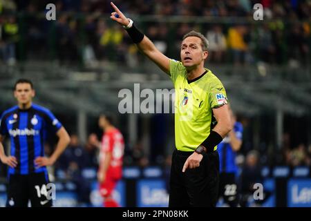 Luca Pairetto (Schiedsrichter) während der italienischen Meisterschaft ein Fußballspiel zwischen FC Internazionale und AC Monza am 15. April 2023 im U-Power Stadium in Monza, Italien - Foto Luca Rossini / E-Mage Credit: Luca Rossini/E-Mage/Alamy Live News Stockfoto