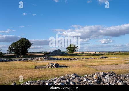 Ruinen der Old Sarum Kathedrale in Salisbury an einem Sommernachmittag in Wiltshire, England Stockfoto