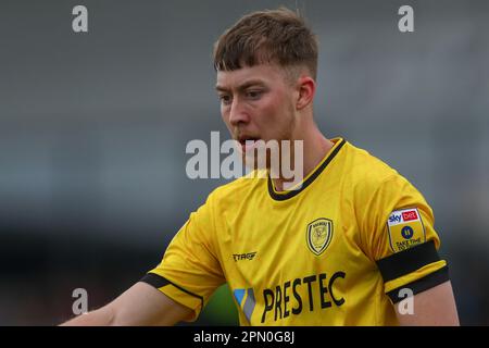 Burton Upon Trent, Großbritannien. 15. April 2023. Jasper Moon #12 von Burton Albion während des Spiels der Sky Bet League 1 Burton Albion vs Sheffield Wednesday im Pirelli Stadium, Burton Upon Trent, Großbritannien, 15. April 2023 (Foto von Gareth Evans/News Images) in Burton Upon Trent, Großbritannien, am 4./15. April 2023. (Foto: Gareth Evans/News Images/Sipa USA) Guthaben: SIPA USA/Alamy Live News Stockfoto