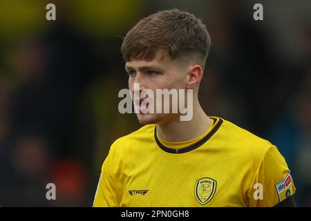 Burton Upon Trent, Großbritannien. 15. April 2023. Zac Ashworth #44 von Burton Albion während des Spiels der Sky Bet League 1 Burton Albion vs Sheffield Wednesday im Pirelli Stadium, Burton Upon Trent, Großbritannien, 15. April 2023 (Foto von Gareth Evans/News Images) in Burton Upon Trent, Großbritannien, am 4./15. April 2023. (Foto: Gareth Evans/News Images/Sipa USA) Guthaben: SIPA USA/Alamy Live News Stockfoto