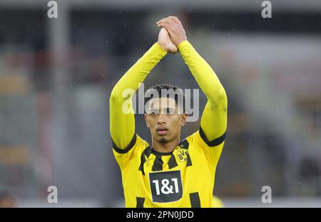 Stuttgart, Deutschland. 15. April 2023. firo : 04/15/2023, Fußball, 1. Liga, 1. Bundesliga, Staffel 2022/2023, VfB Stuttgart - BVB Borussia Dortmund 3:3 BVB Jude Bellingham, Geste, Geste, Kredit: dpa/Alamy Live News Stockfoto