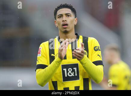 Stuttgart, Deutschland. 15. April 2023. firo : 04/15/2023, Fußball, 1. Liga, 1. Bundesliga, Staffel 2022/2023, VfB Stuttgart - BVB Borussia Dortmund 3:3 BVB Jude Bellingham, Geste, Geste, Kredit: dpa/Alamy Live News Stockfoto