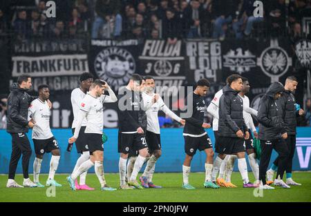 Team F nach dem Spiel enttäuscht, Aurelio BUTA (F) von links nach rechts, Faride ALIDOU (F) Christopher LENZ (F), Marcel WENIG (F), Djibril SOW (F), TUTA (F), Fußball 1. Bundesliga, 28.matchday, Eintracht Frankfurt (F) - Borussia Monchengladbach (MG) 1: 1, am 15. April 2023 in Frankfurt/Deutschland. #DFL-Vorschriften verbieten die Verwendung von Fotografien als Bildsequenzen und/oder quasi-Video # Stockfoto
