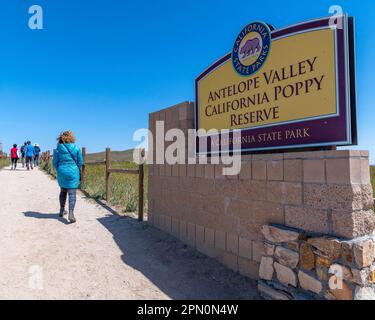 14. April 2023, Lancaster, CA, USA: Der Eingang zum Antelope Valley California Poppy Reserve in Lancaster, CA. Stockfoto