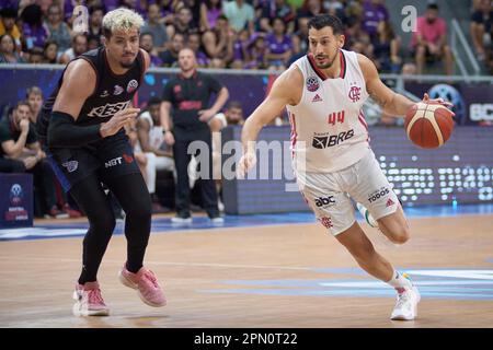 Franca, Brasilien. 15. April 2023. Flamengos Martin Cuello (rechts) während des letzten Spiels von Flamengo (BRA) gegen Franca (BRA) FIBA Basketball Champions League Americas (BCLA) am 15. April im Pedro Morilla Fuentes Gymnasium in Franca, Sao Paulo, Brasilien, 2023. (Foto: Igor do Vale/Sipa USA) Guthaben: SIPA USA/Alamy Live News Stockfoto