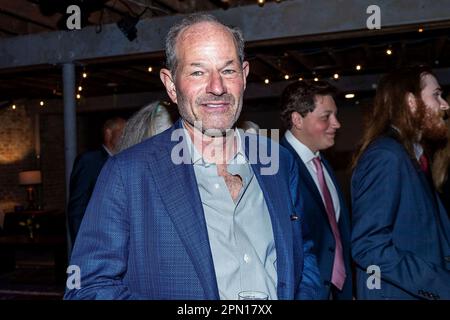 Pine Plains, New York, USA. 15. April 2023. Ehemaliger Gouverneur des Bundesstaats New York, Elliot Spitzer, bei der Einweihung der Banning Hall zu Ehren von Irene und Jack Banning im Stissing Center. Kredit: Steve Mack/Alamy Live News Stockfoto