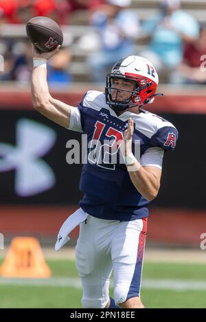 Houston Roughnecks Quarterback Brandon Silvers (12) Pässe gegen die Vegas Vipers Verteidigung, Samstag, 15. April 2023, in Houston, - Nach Texas. Houston Def Stockfoto