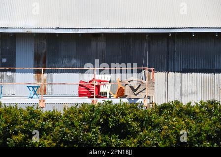 IRVINE, KALIFORNIEN - 2. April 2023: Baueinheit des Old Town Irvine Sack Storage Warehouse Stockfoto