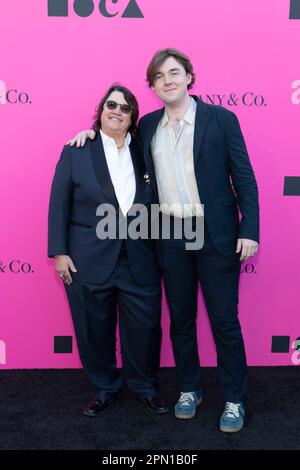 Los Angeles, USA. 15. April 2023. Catherine und Oliver Opie nehmen am 15. April 2023 an der Ankunft der MOCA Gala 2023 im Geffen Contemporary im MOCA in Los Angeles, Kalifornien, Teil. (Foto: Corine Solberg/SipaUSA) Guthaben: SIPA USA/Alamy Live News Stockfoto