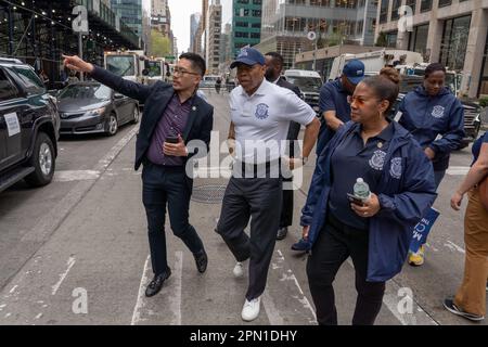 New York, Usa. 15. April 2023. Eric Adams, Bürgermeister von New York City, nimmt an der 25. Jährlichen Tartan Day Parade in Manhattan Teil. (Foto: Ron Adar/SOPA Images/Sipa USA) Guthaben: SIPA USA/Alamy Live News Stockfoto