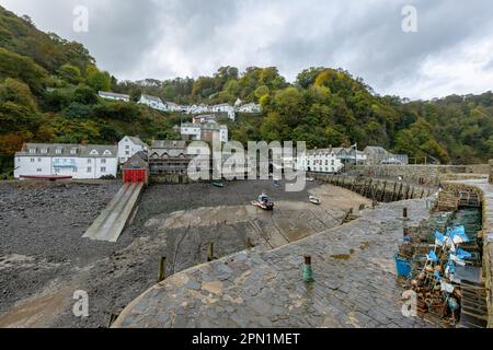 Das Dorf Clovelly am 29. Oktober 2022 in Devon, England. Clovelly ist ein privates Dorf ohne Autozugang. Kredit: SMP News Stockfoto