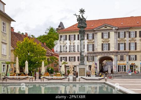 Graz, Österreich - 28 2019. Mai: Dreifaltigkeits-Pestsäule auf dem Karmeliterplatz (deutsch: Karmeliterplatz). Stockfoto