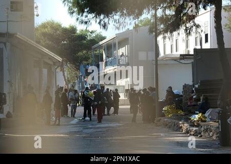 Lampedusa, Sizilien, Italien, 15. November am 2022, Migranten in das Einwanderungszentrum Hotspot der Insel Lampedusa am 2022. Stockfoto