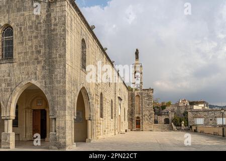 Die Maronitenkirche unserer Lieben Frau vom Hügel im Dorf Deir al-Qamar im Libanon, Deir al-Qamar, Libanon Stockfoto