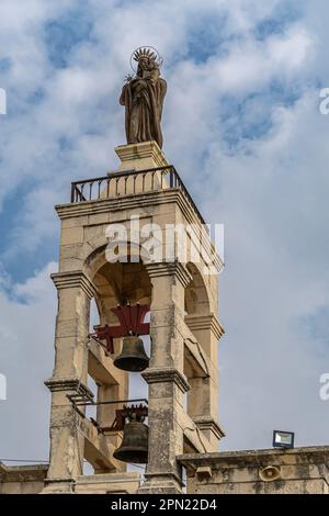 Die Maronitenkirche unserer Lieben Frau vom Hügel im Dorf Deir al-Qamar im Libanon, Deir al-Qamar, Libanon Stockfoto