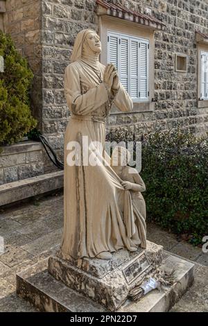 Die Maronitenkirche unserer Lieben Frau vom Hügel im Dorf Deir al-Qamar im Libanon, Deir al-Qamar, Libanon Stockfoto