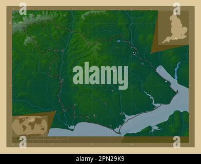 New Forest, nicht städtischer Bezirk von England - Großbritannien. Farbige Höhenkarte mit Seen und Flüssen. Standorte der wichtigsten Städte der Region Stockfoto