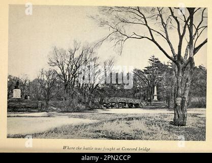 Wo die Schlacht während des Amerikanischen Unabhängigkeitskriegs an der Concord Bridge ausgetragen wurde. Historische Fotografie aus dem Buch Highways and Byways of New England, einschließlich der State of Massachusetts, New Hampshire, Rhode Island, Connecticut, Vermont und Maine von Clifton Johnson, 1865-1940 Publisher 1915 New York, The Macmillan Company; London, Macmillan and Co., Limited Stockfoto