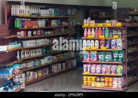 SAMUT PRAKAN, THAILAND, MÄRZ 06 2023, Kosmetik und Drogerie Stockfoto