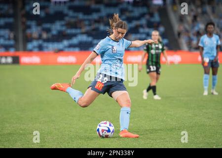 Sydney, Australien. 16. April 2023. Charlize Jayde Rule of Western United in Aktion beim Halbfinalspiel der Liberty A-League Frauen Fußball 2022-23 zwischen dem FC Sydney und Western United im Allianz Stadium. Endstand Western United 1:0 Sydney Football Club Guthaben: SOPA Images Limited/Alamy Live News Stockfoto