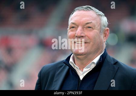 UTRECHT - FC Twente Coach Ron Jans vor dem niederländischen Premier-League-Spiel zwischen FC Utrecht und FC Twente am 16. April 2023 im Stadion Galgenwaard in Utrecht, Niederlande. ANP GERRIT VAN COLOGNE Stockfoto