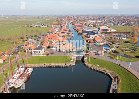 Luftaufnahme aus der historischen Stadt Workum in Friesland, Niederlande Stockfoto