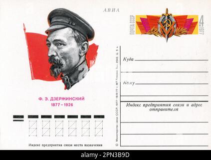 Felix Edmundovich Dzerzhinsky (Polnisch: Feliks Dzierżyński; Russisch: Феликс Эдмундович Дзержинский; 11. September [O.S. 30. August] 1877 – 20. Juli 1926), mit dem Spitznamen "Iron Felix", war ein bolschewistischer Revolutionär und Beamter, geboren im polnischen Adel. Alte Vintage-Postkarte der UdSSR, 1977. Stockfoto
