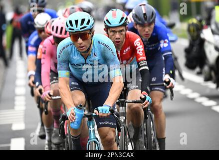 Valkenburg, Niederlande. 16. April 2023. Kasachisch Alexej Lutsenko von Astana Kasachstan in Aktion während des eintägigen Radrennens „Amstel Gold Race“ der Männerelite, 253, 6 km von Maastricht nach Valkenburg, Niederlande, Sonntag, 16. April 2023. BELGA FOTO JASPER JACOBS Kredit: Belga News Agency/Alamy Live News Stockfoto